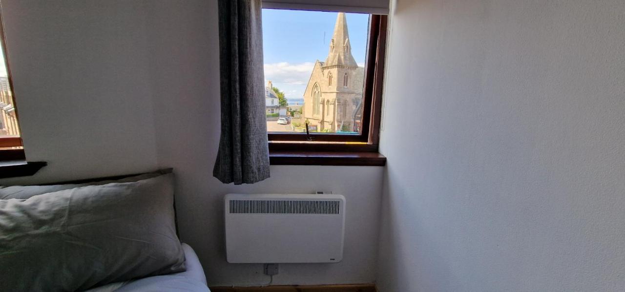 Colin Young Place Nairn Exterior photo