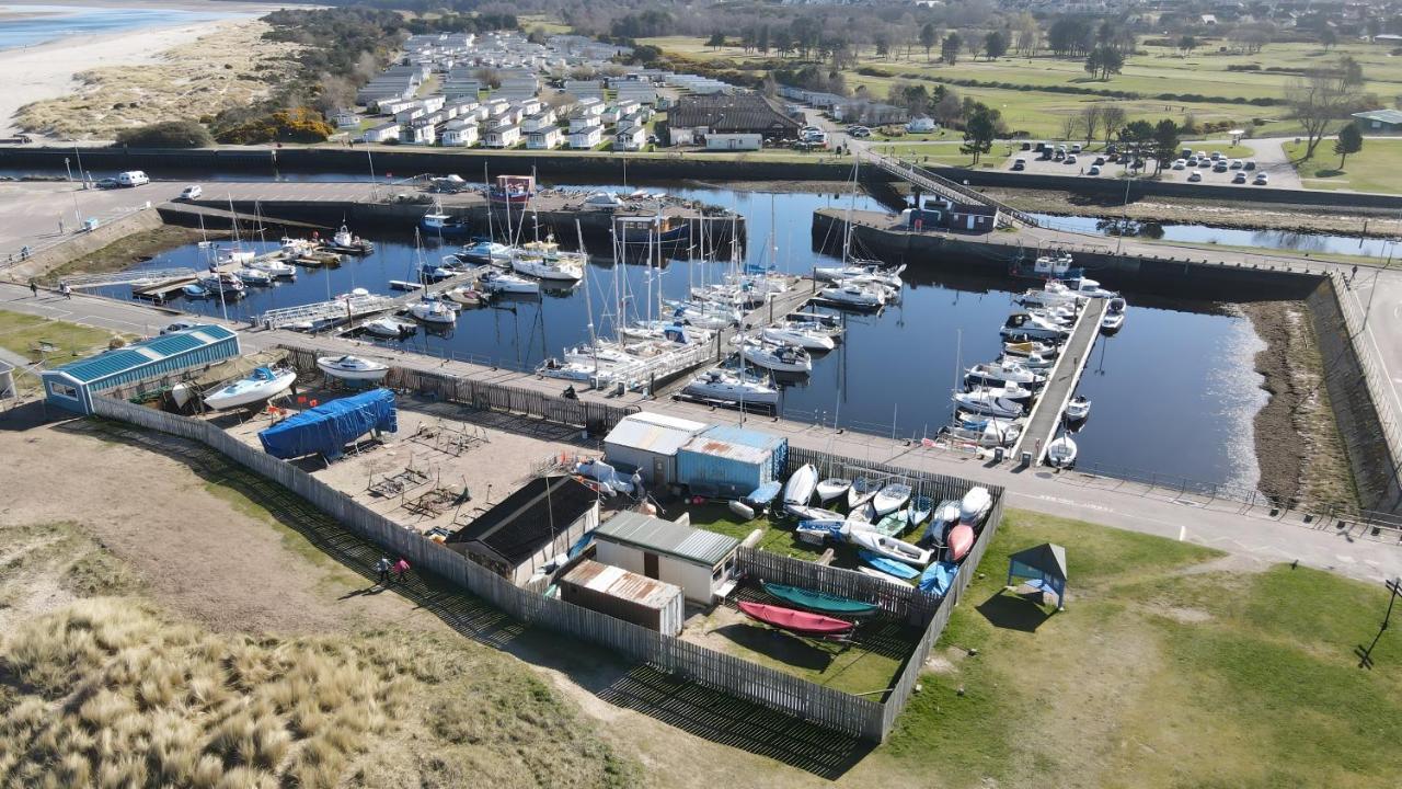 Colin Young Place Nairn Exterior photo